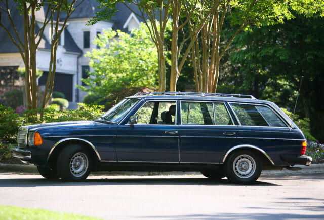 1985 Mercedes-Benz 300-Series W123