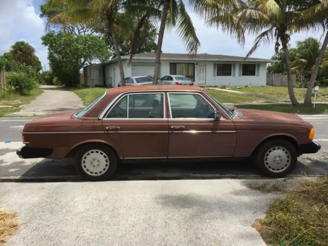 1985 Mercedes-Benz 300-Series