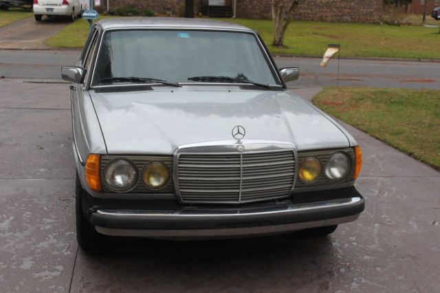 1985 Mercedes-Benz 300-Series 300D