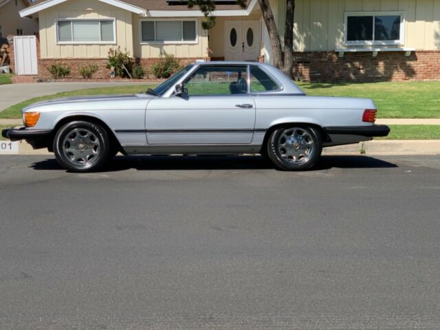 1985 Mercedes-Benz SL-Class 380SL CONVERTIBLE