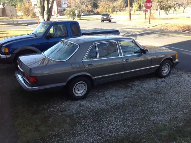 1985 Mercedes-Benz 500-Series