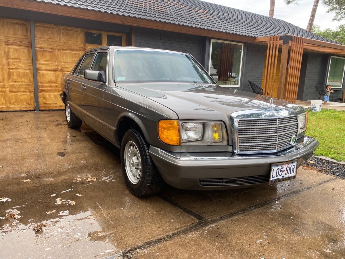 1985 Mercedes-Benz 500-Series SEL