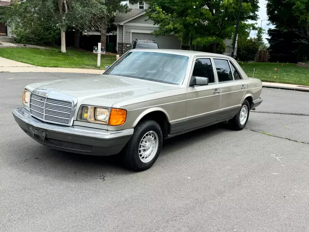 1985 Mercedes-Benz 500-Series