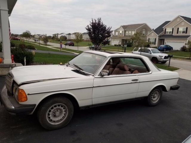 1985 Mercedes-Benz 300-Series Coupe