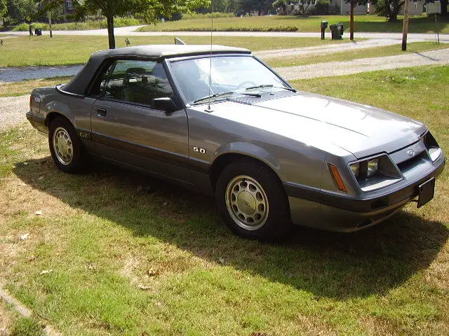 1985 Ford Mustang convertible