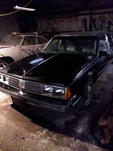 1985 Oldsmobile Ninety-Eight limo