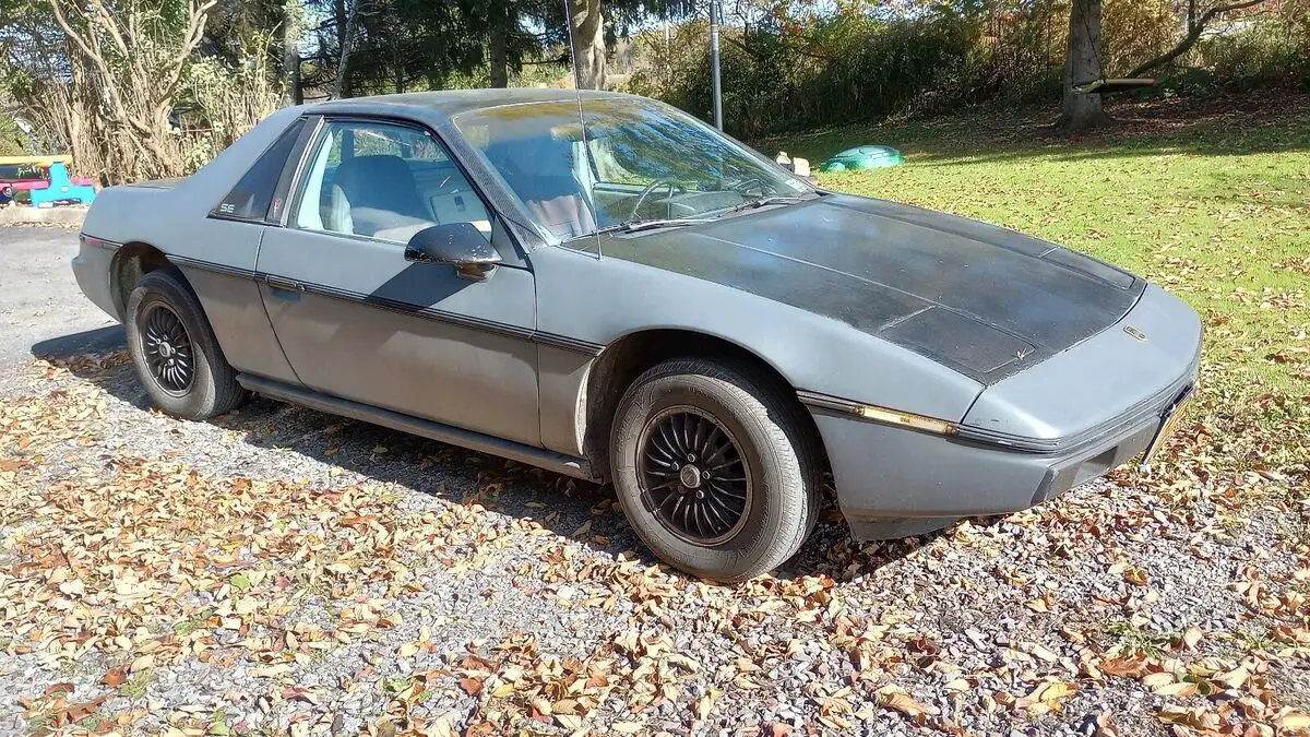 1985 Pontiac Fiero SPORT