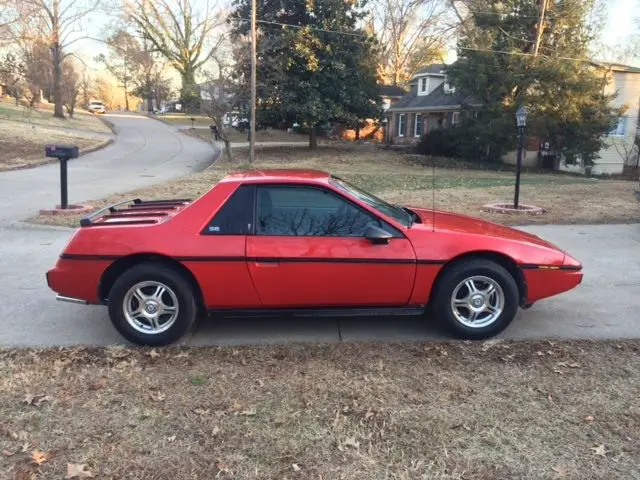 1985 Pontiac Fiero SE