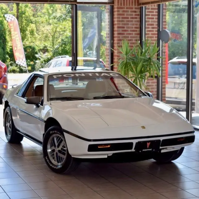 1985 Pontiac Fiero SE Coupe 2-Door