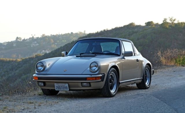 1985 Porsche 911 Carrera Targa