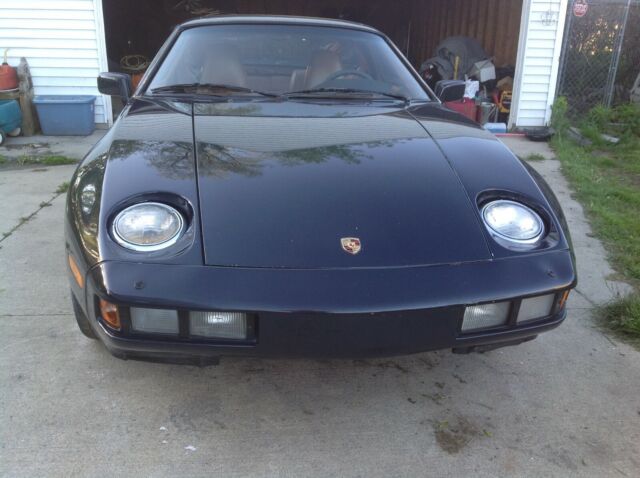 1985 Porsche 928 Coupe