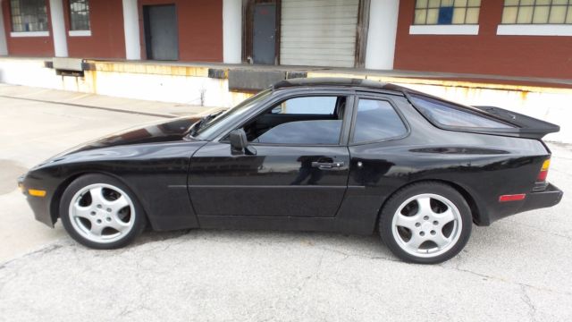 1985 Porsche 944 Late Model