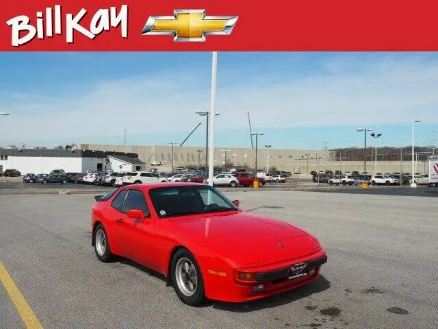 1985 Porsche 944 --