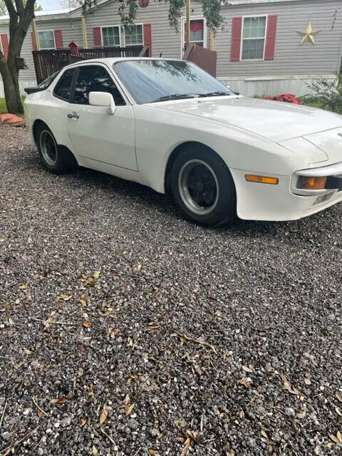 1985 Porsche 944 clean carfax