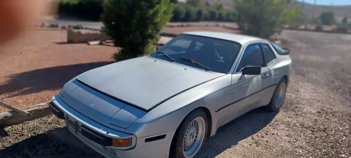 1985 Porsche 944