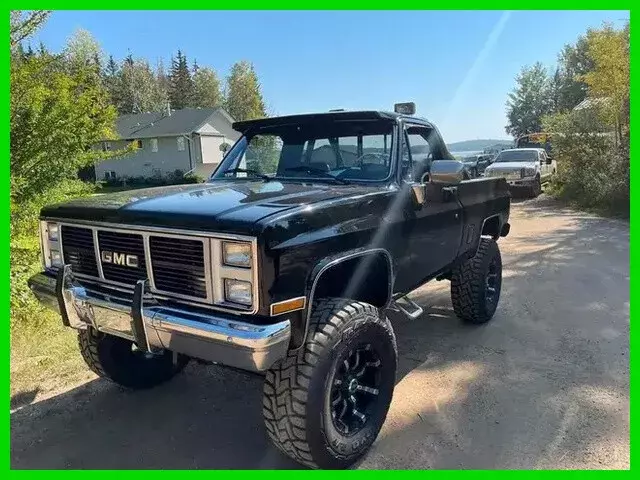 1985 GMC Sierra 1500 Frame Off Restoration 2dr 4WD Standard Cab SB