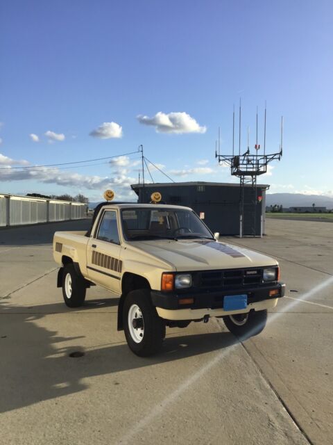 1985 Toyota Pickup DLX