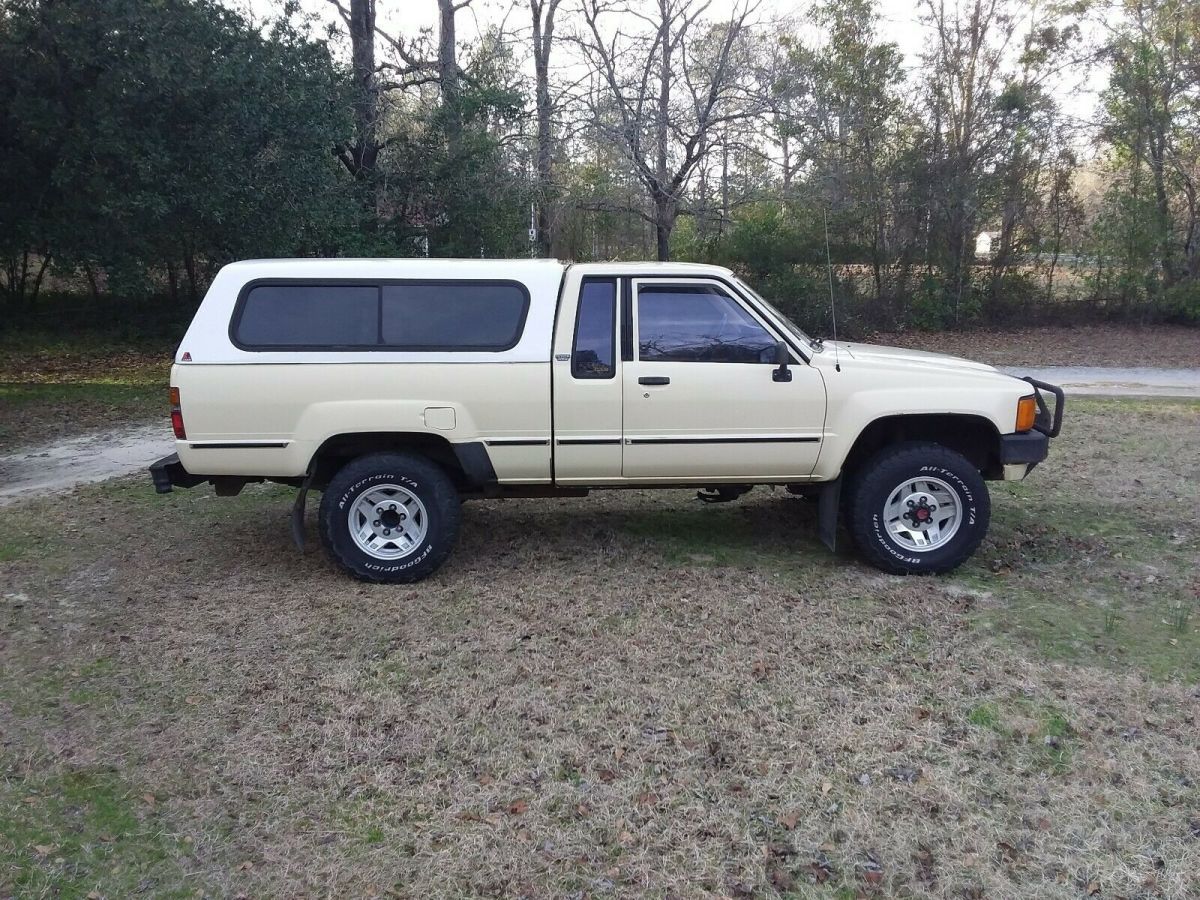 1985 Toyota Hilux Base