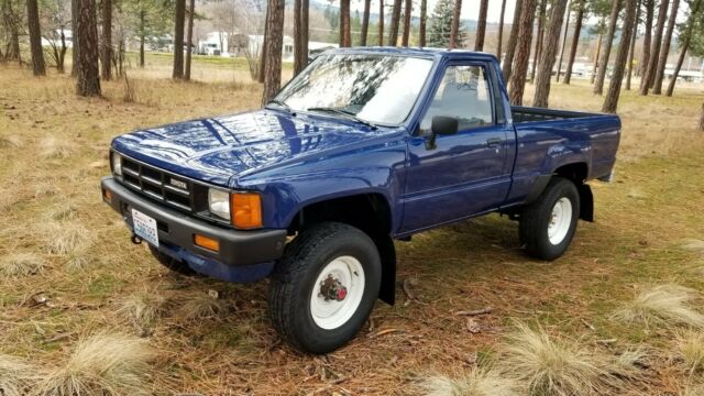 1985 Toyota Hilux Toyota pickup 4x4 1 owner family low miles