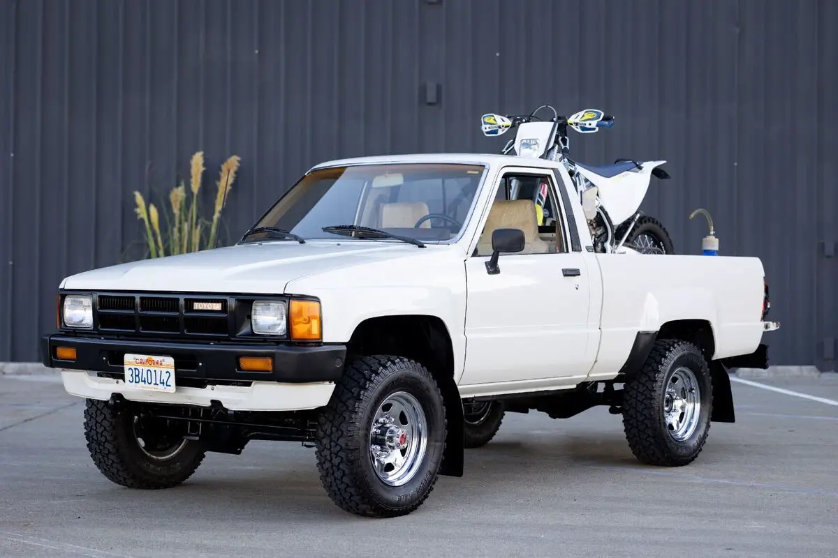 1985 Toyota Pickup RN60