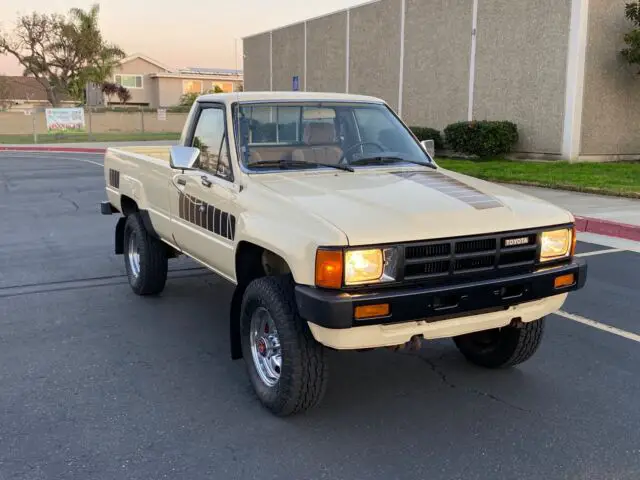 1985 Toyota Pickup RN65 SR5