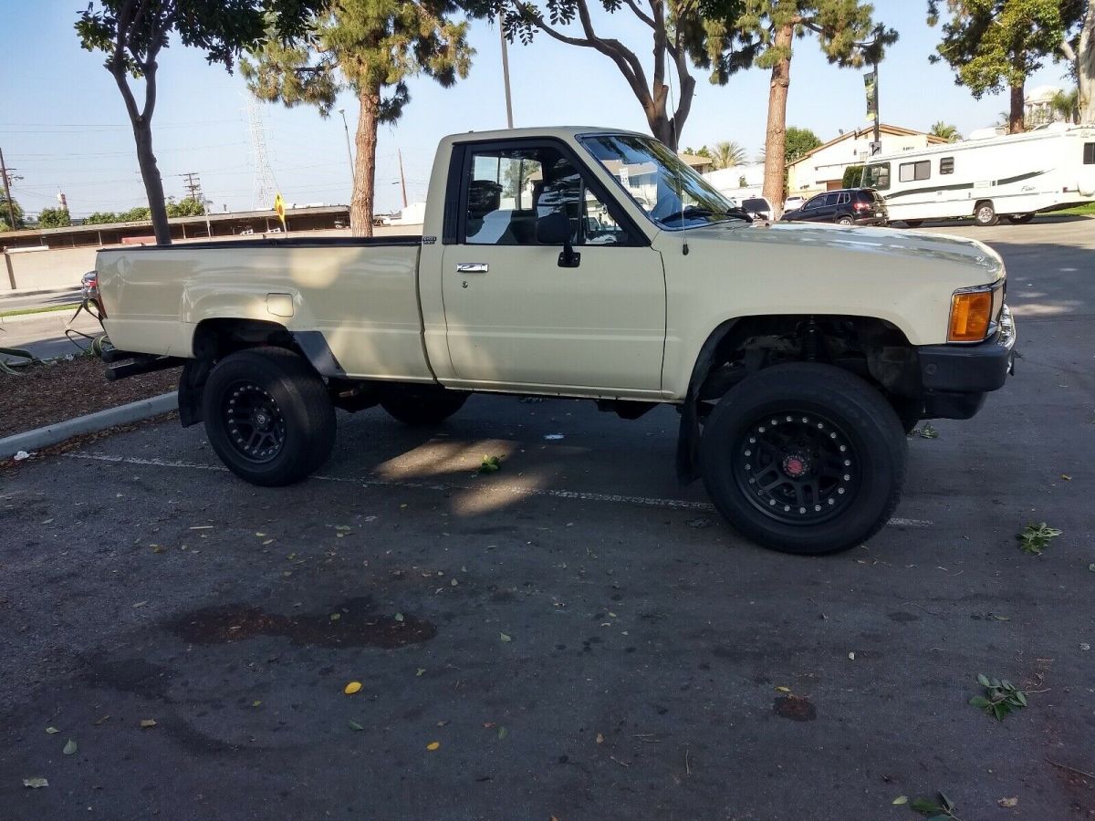 1985 Toyota Pickup RN65 SR5