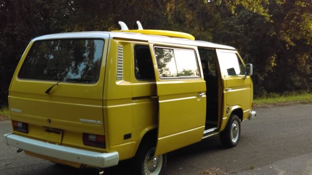 1985 Volkswagen Bus/Vanagon Total Restoration