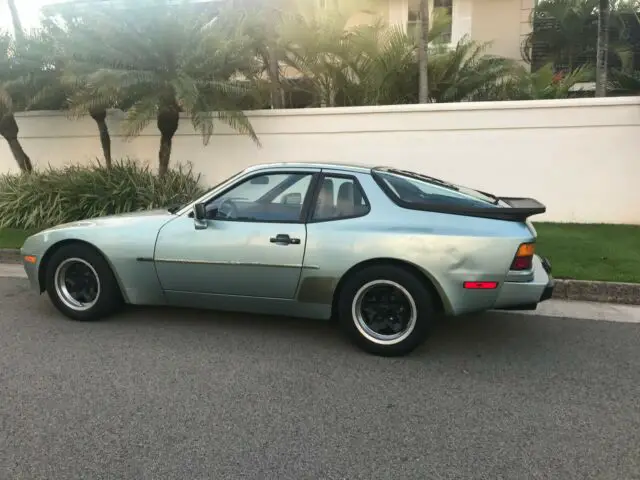 1985 Porsche 944 Black