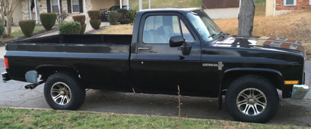 1986 Chevrolet C-10 Custom Deluxe