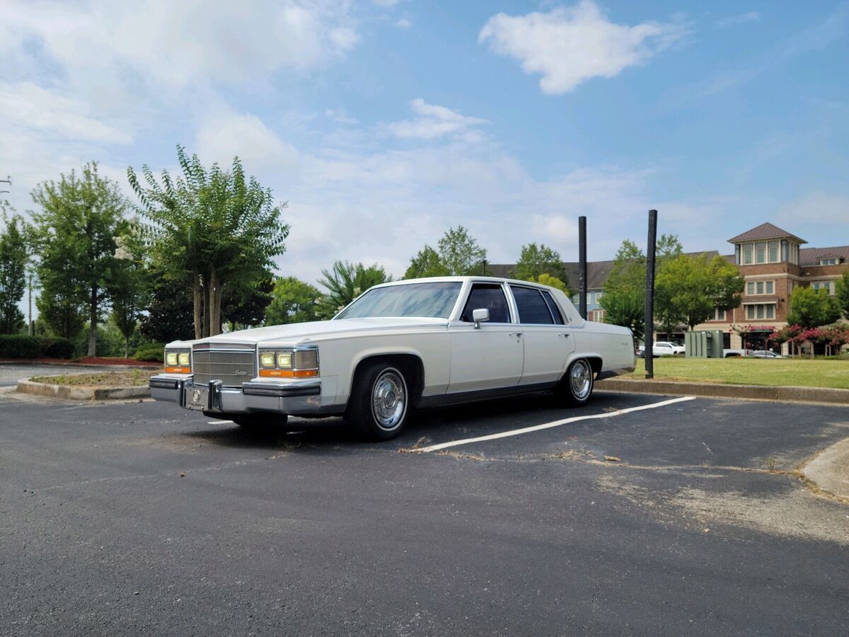 1986 Cadillac Fleetwood BROUGHAM