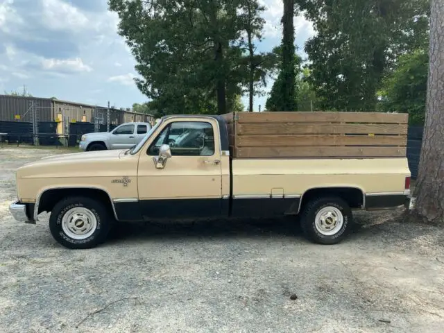 1986 Chevrolet C-10 Silverado RWD