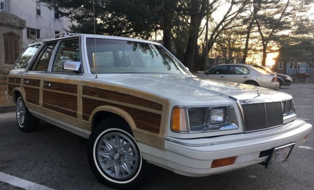 1986 Chrysler Town & Country WOODY