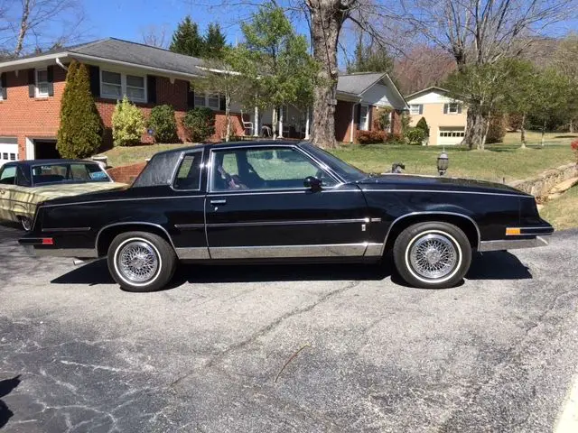 1986 Oldsmobile Cutlass Pinstripping