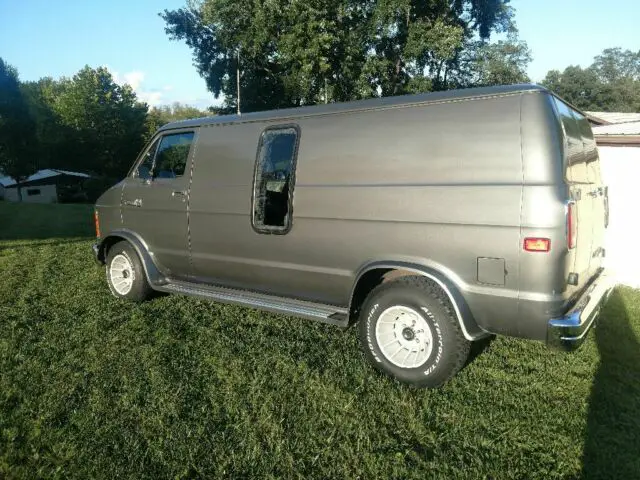 1986 Dodge Ram Van