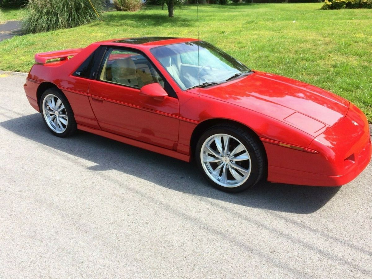 1986 Pontiac Fiero SE