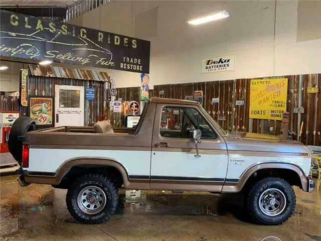 1986 Ford Bronco XLT 2dr 4WD SUV