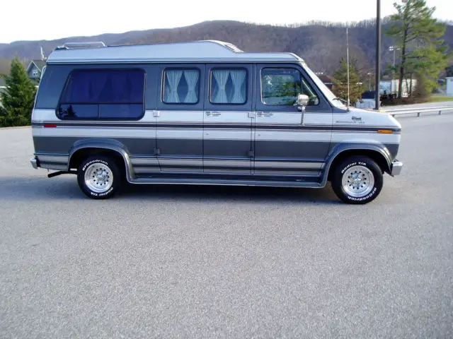 1986 Ford E-Series Van