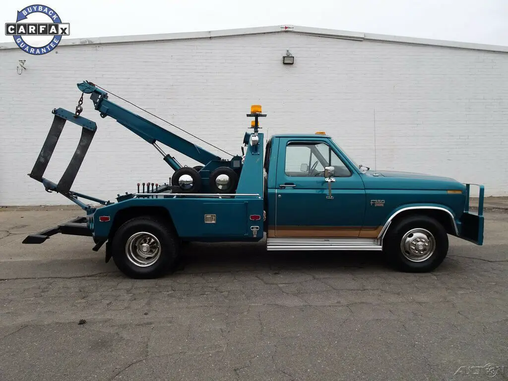 1986 Ford F-350 Wrecker