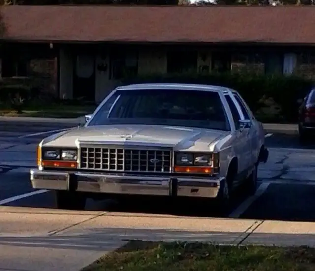 1986 Ford Crown Victoria LTD