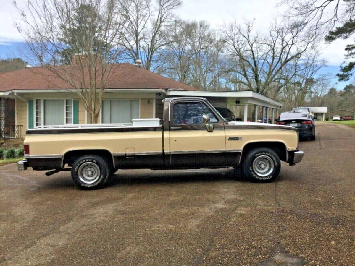 1986 Chevrolet C/K Pickup 1500 Sierra Classic