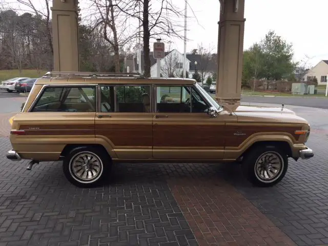 1986 Jeep Wagoneer 4 DR