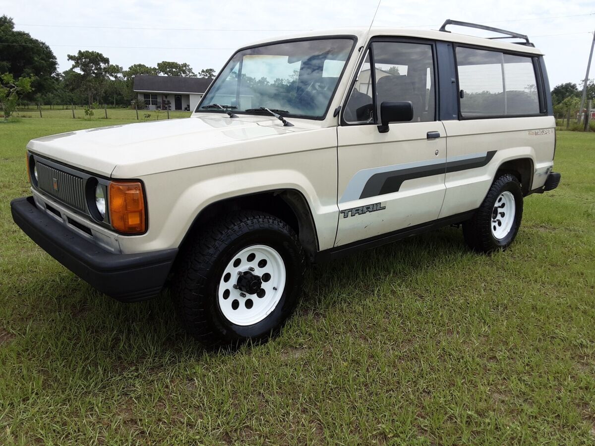 1986 Isuzu Trooper TURBO DIESEL 4 CYLINDER 4X4 MANUAL 5 SPEED 4WD