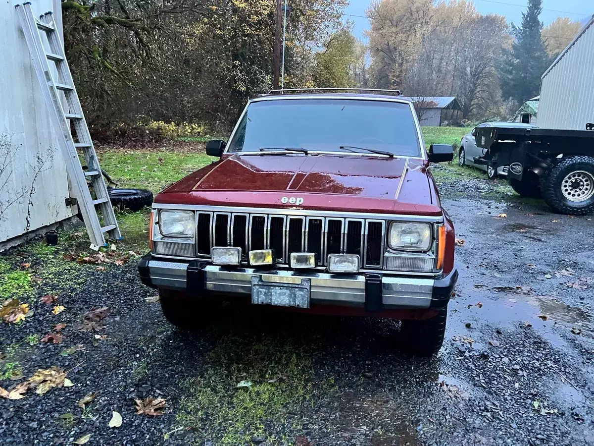 1986 Jeep Cherokee LAREDO