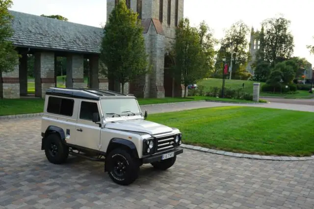 1986 Land Rover Defender