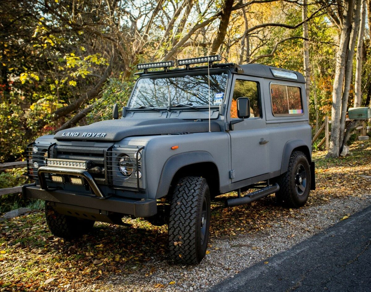 1900 Land Rover Defender