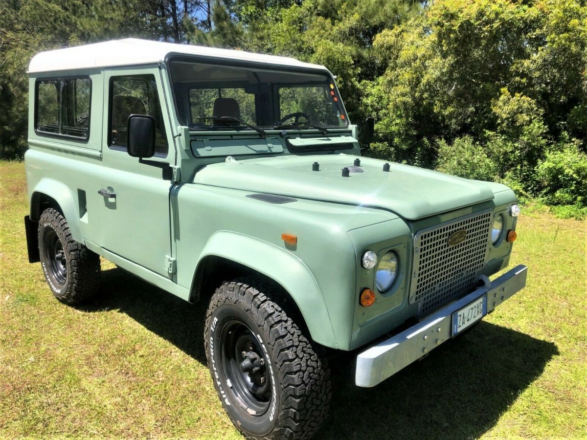 1986 Land Rover Defender