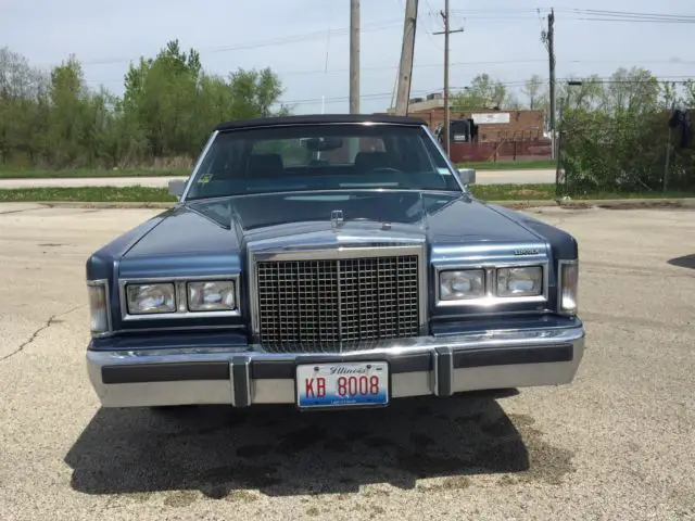 1985 Lincoln Town Car --