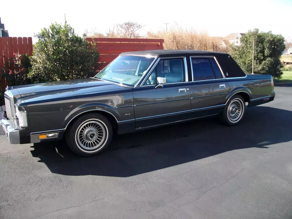 1986 Lincoln Town Car