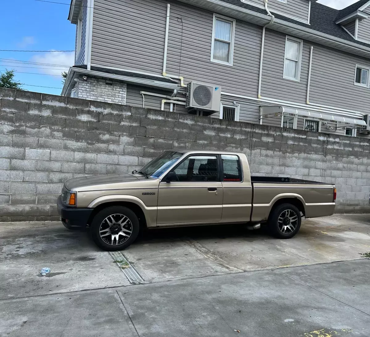 1986 Mazda B-Series Pickups LONG BED