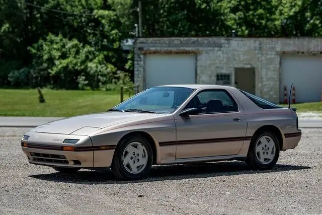 1986 Mazda RX-7 --